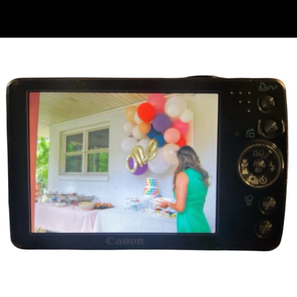 Canon PowerShot SD750 DIGITAL ELPH; Complete in original box